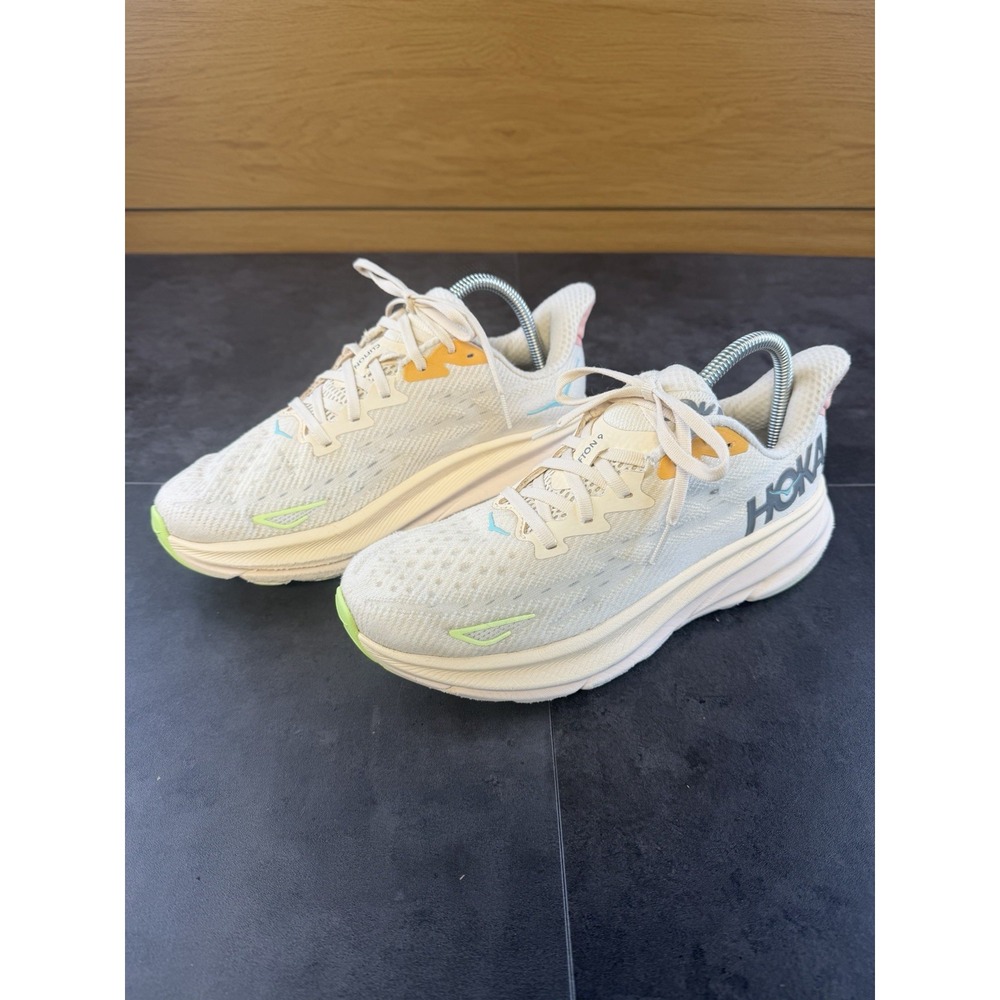 HOKA One Women's Clifton 9 Vanilla Astral Sneaker Size 9B